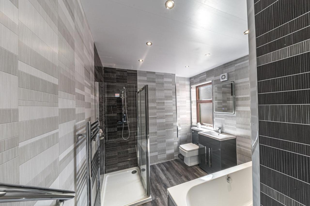 Ferienwohnung Stylish Luxury Large 4Br Kingbed Barrow-in-Furness Exterior foto