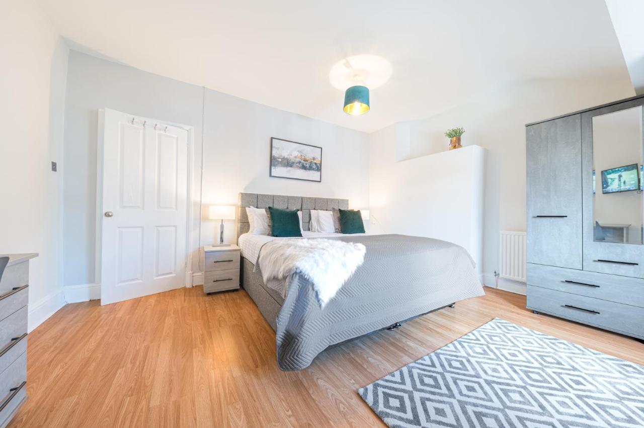 Ferienwohnung Stylish Luxury Large 4Br Kingbed Barrow-in-Furness Exterior foto